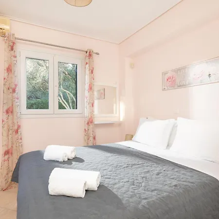 Eleonas Luxury Homes *