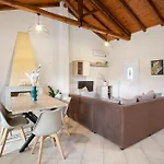 Eleonas Luxury Homes *