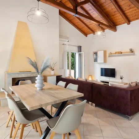Eleonas Luxury Homes וילה