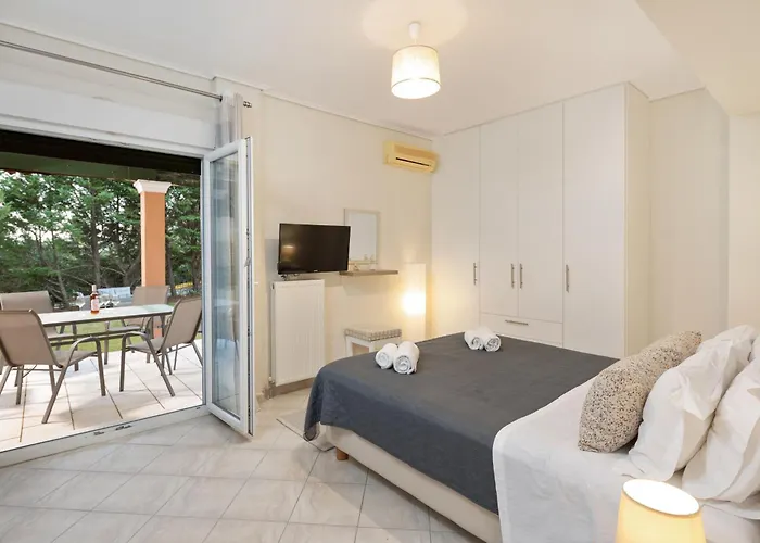 Eleonas Luxury Homes